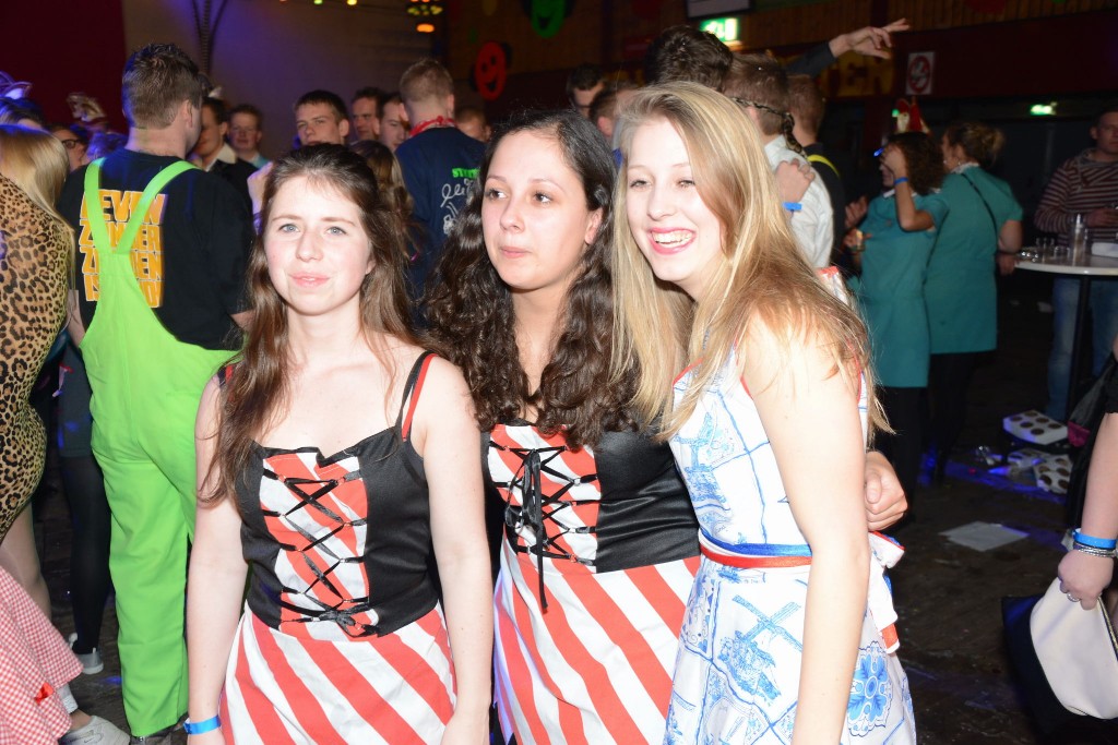 ../Images/Jubileum feest 5x11 303.jpg
